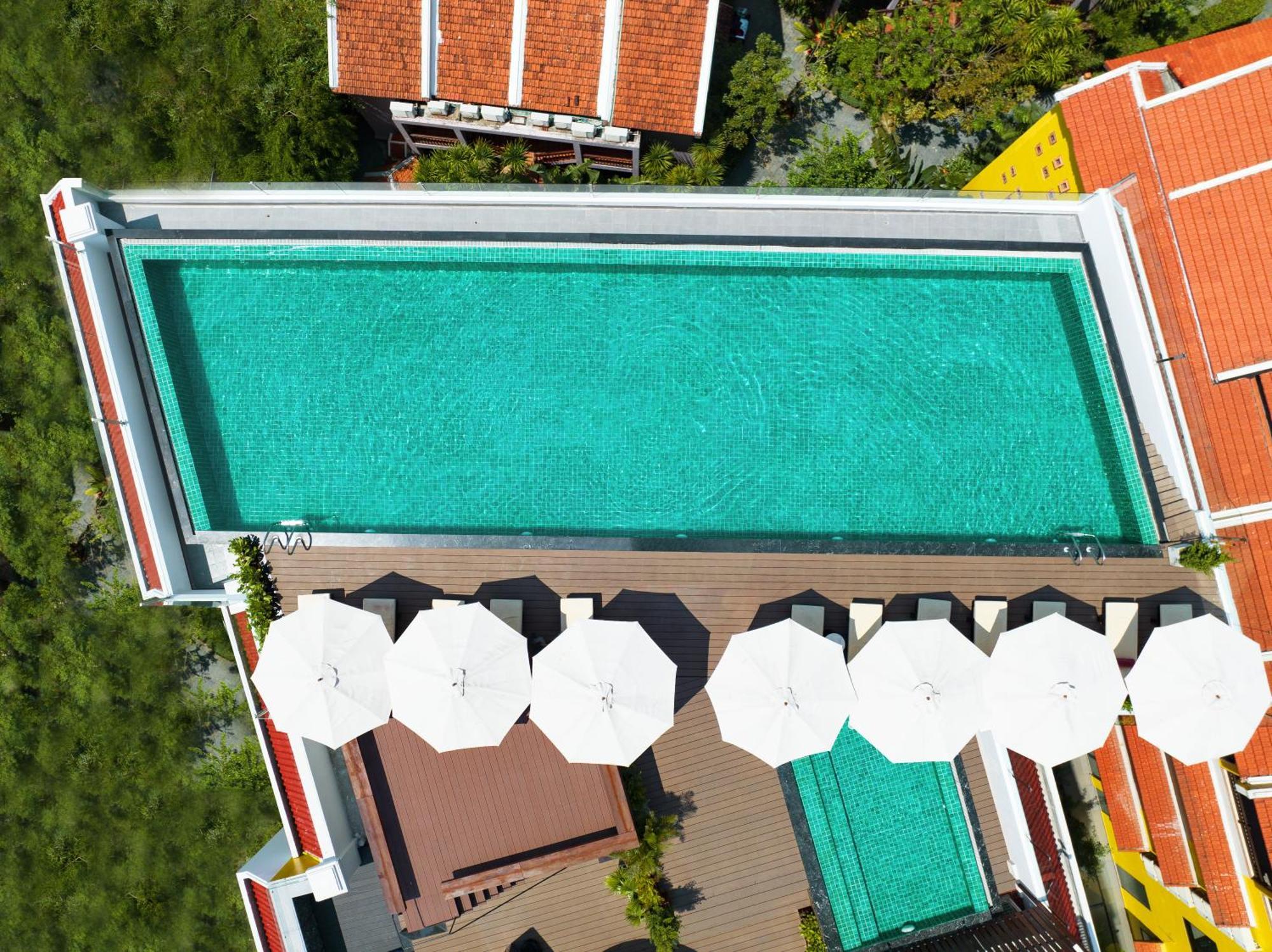 Bel Marina Hoi An Resort Εξωτερικό φωτογραφία Aerial view of a rooftop pool
