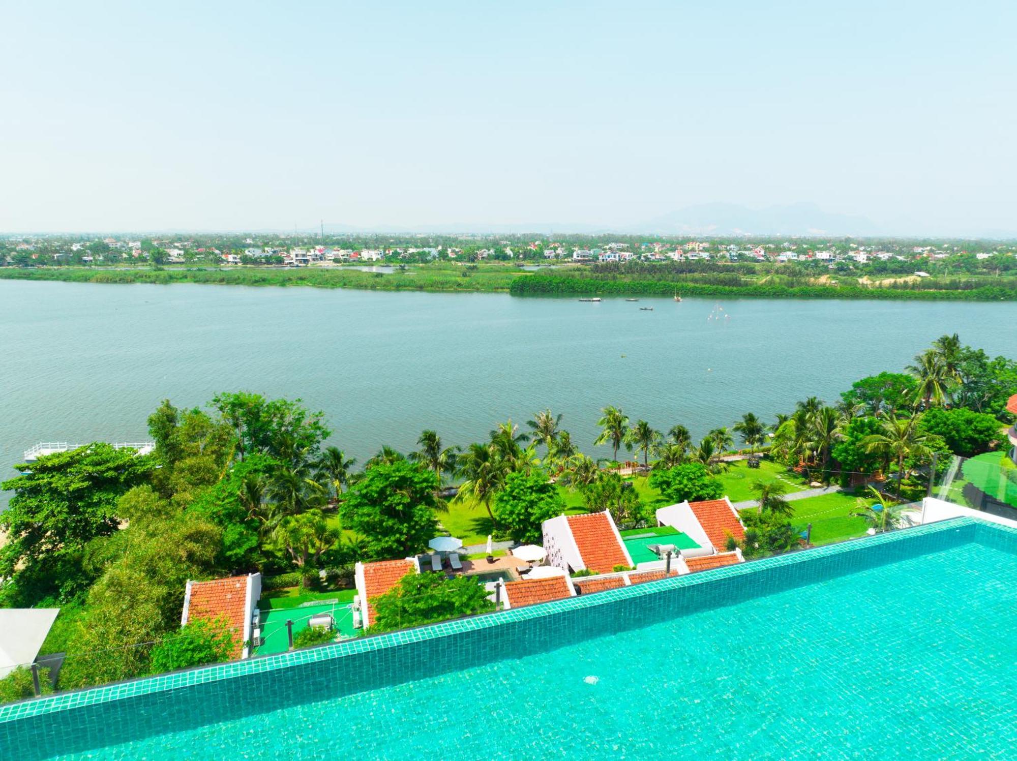 Bel Marina Hoi An Resort Εξωτερικό φωτογραφία View of the river from the hotel