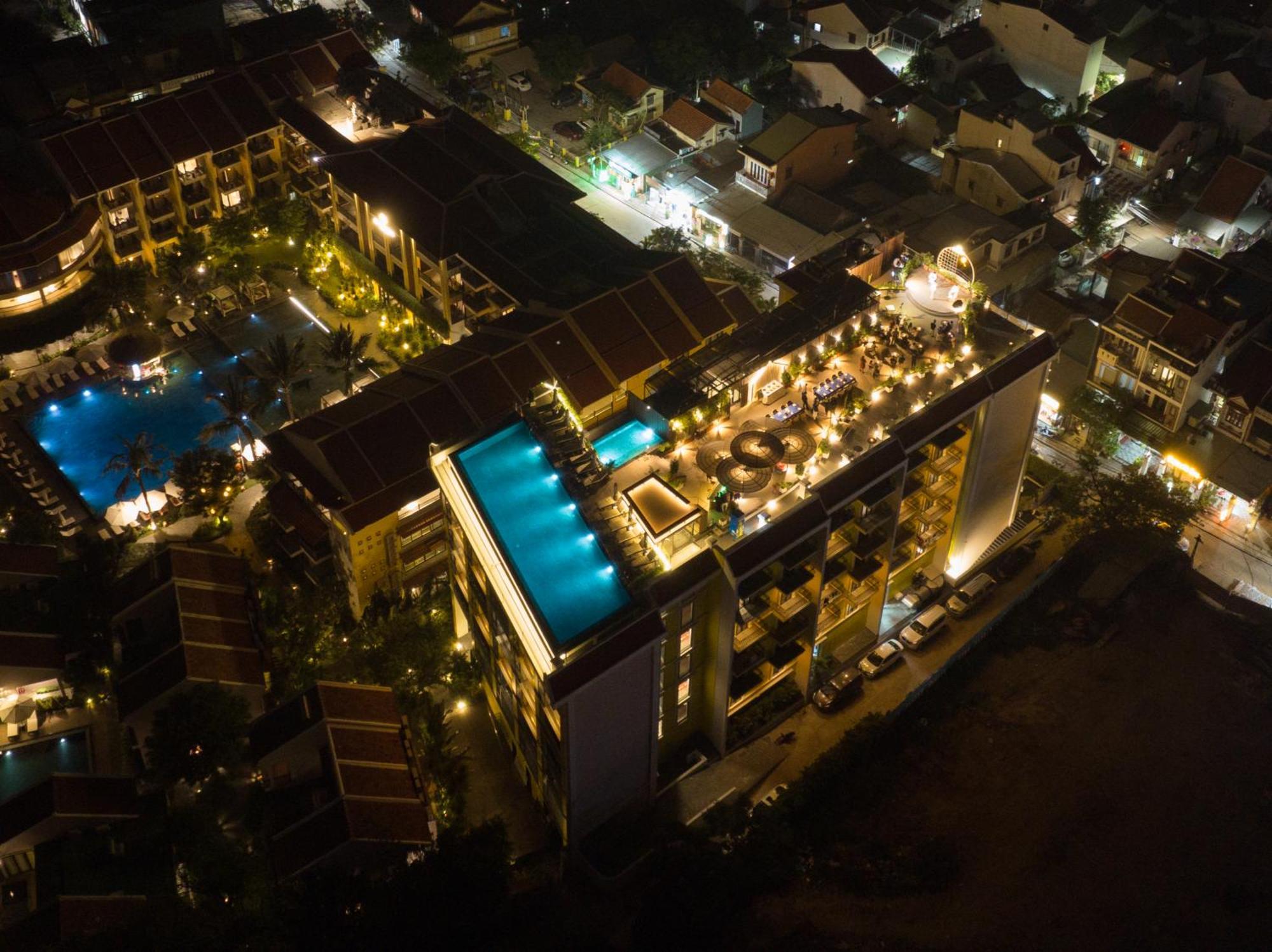 Bel Marina Hoi An Resort Εξωτερικό φωτογραφία Aerial view of the resort at night