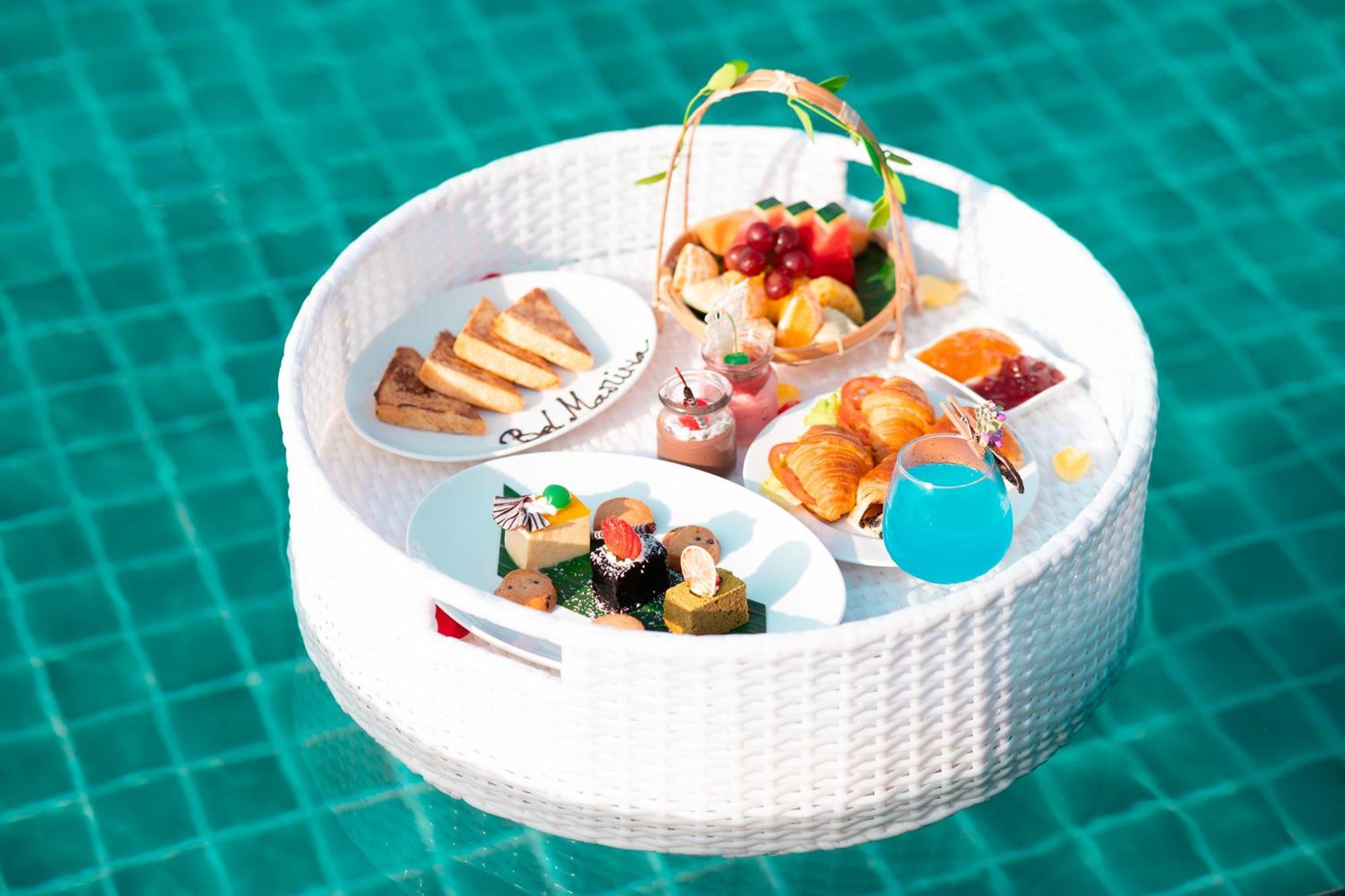 Bel Marina Hoi An Resort Εξωτερικό φωτογραφία A floating breakfast tray