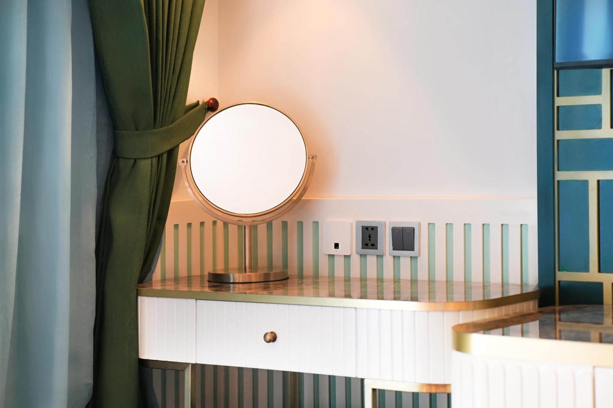 Bel Marina Hoi An Resort Εξωτερικό φωτογραφία A dressing table